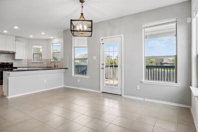 Building Photo - 925 Yellow Ribbon Trl