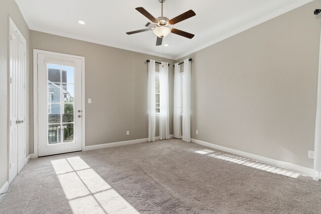 Building Photo - 1413 Adell Rose Ln