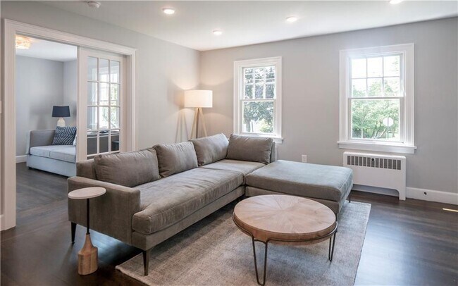 Building Photo - 118 Ruggles Ave