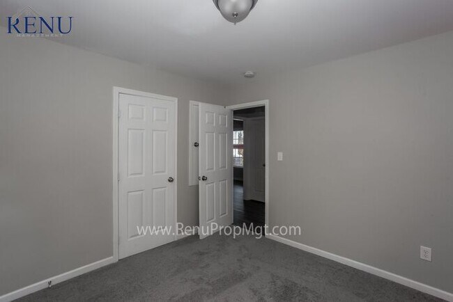 Building Photo - 2363 Wednesbury Ct