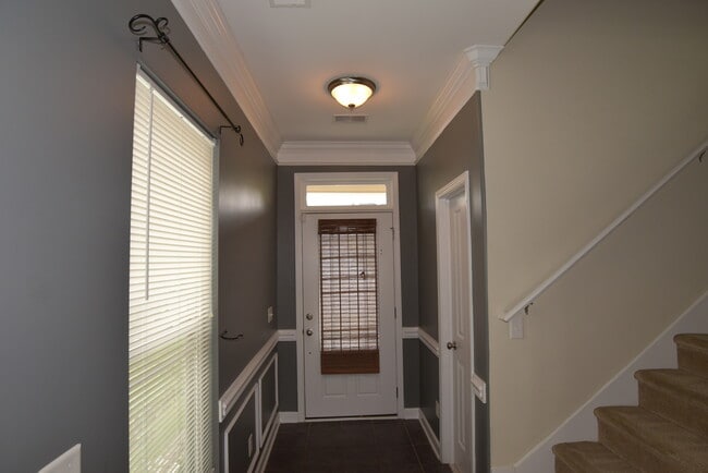 Building Photo - Available April 10th