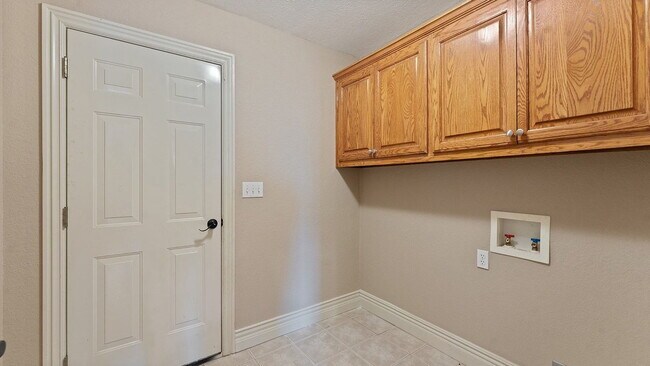 Building Photo - Newly update 4 bedroom house just off Double Springs Road