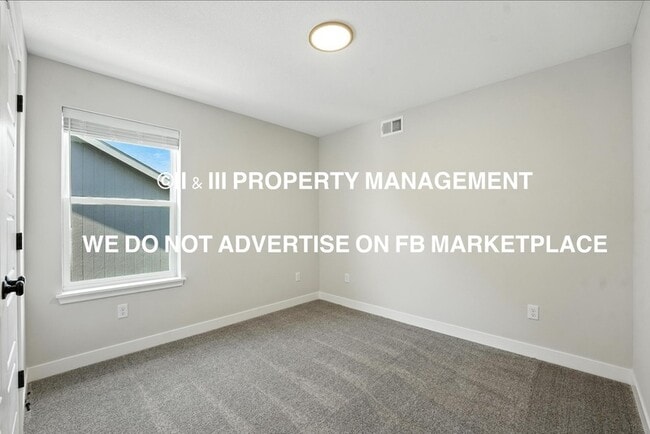 Building Photo - 8733 SW Edgewater Dr