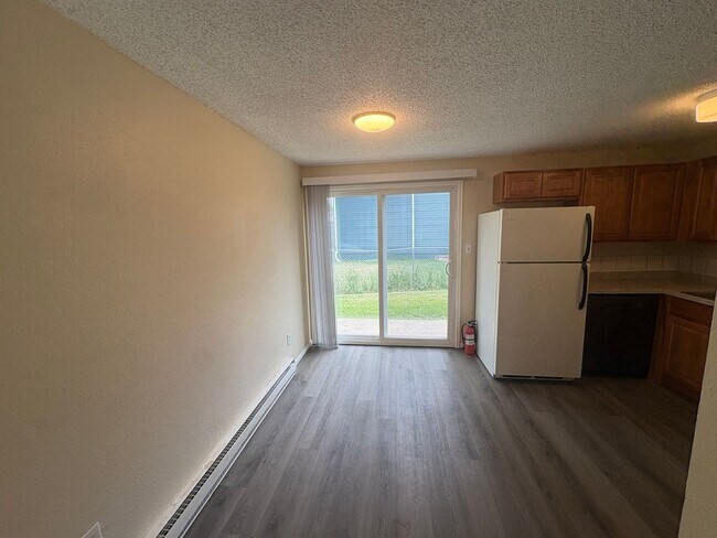 Building Photo - 3550 Butternut Dr