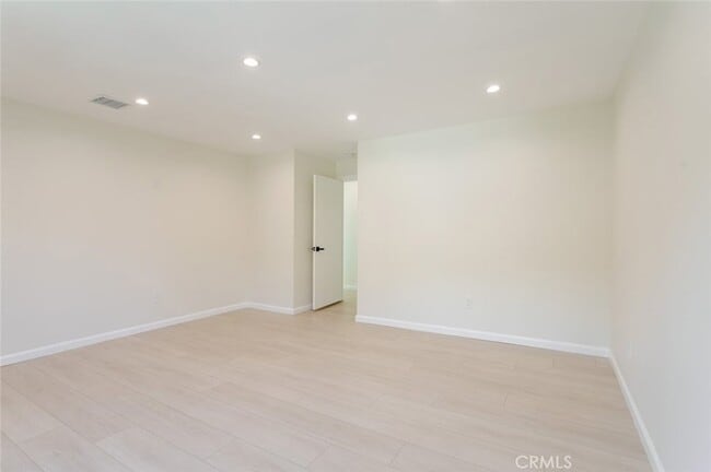 Building Photo - 10787 Las Lunitas Ave