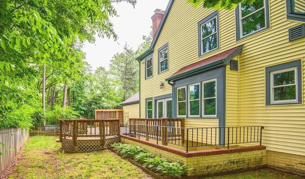 Building Photo - 6814 Braddock Rd