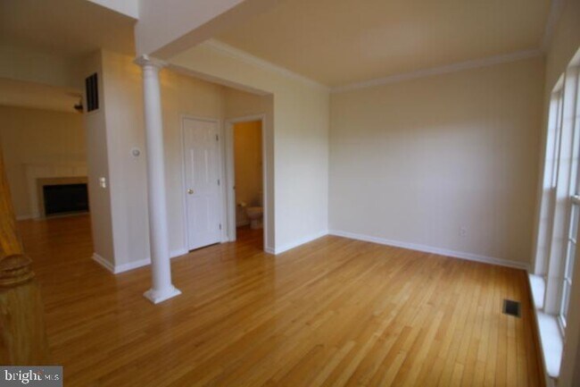 Building Photo - 14201 Reidhall Pl