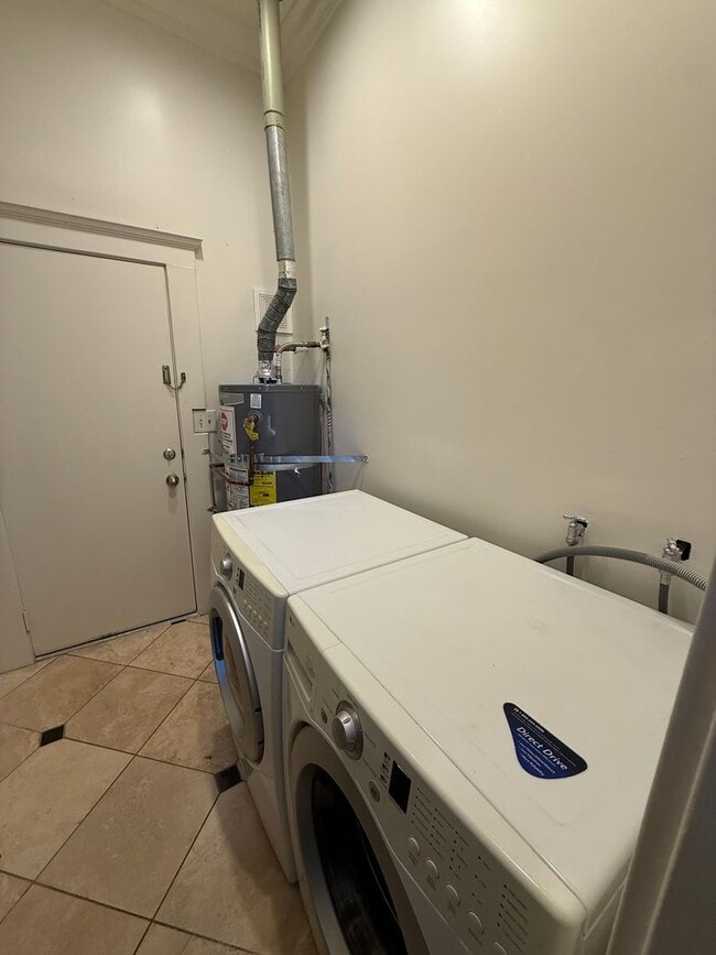 Building Photo - 612 15th St