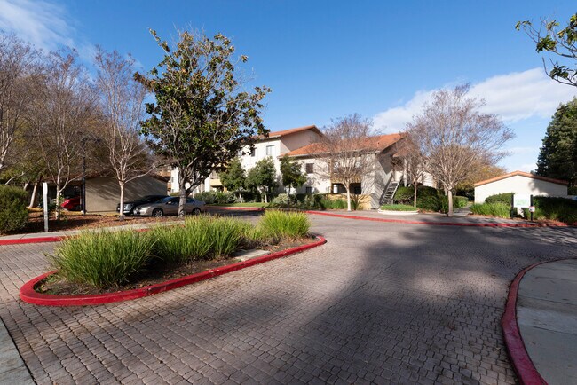 Building Photo - 1600 Villa St