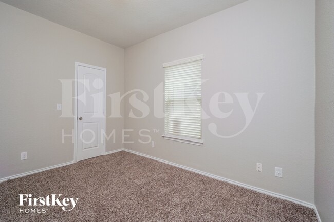 Building Photo - 456 Stonebrook Dr