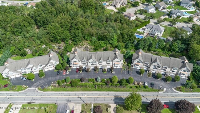 Building Photo - 9 Maple Leaf Dr