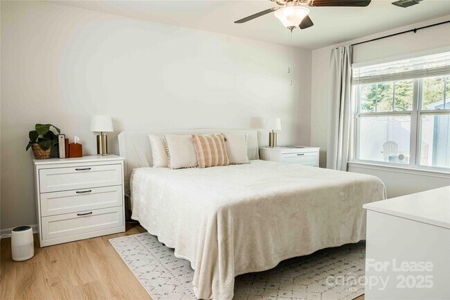 Building Photo - 2880 Sherrills Strm Dr