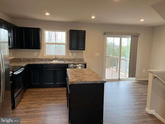 Building Photo - 2862 Farzi Cir