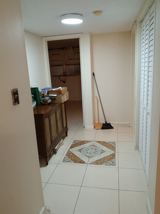 Building Photo - 4851 NW 21st St