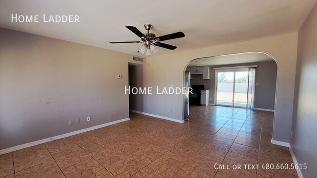 Building Photo - 7031 W Almeria Rd
