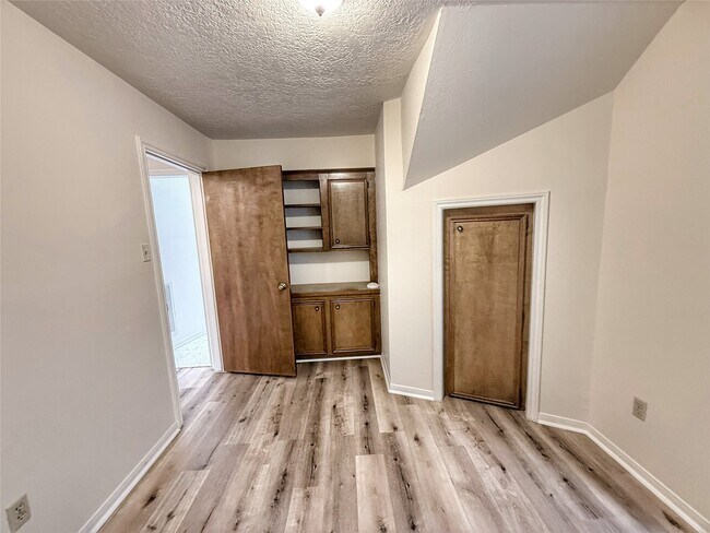 Building Photo - 13103 Holston Hills Dr