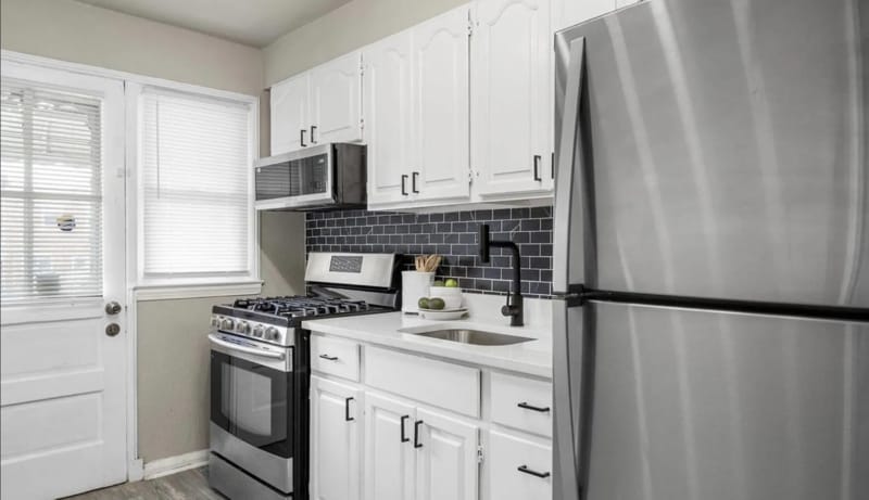 Building Photo - 7509 Durwood Rd