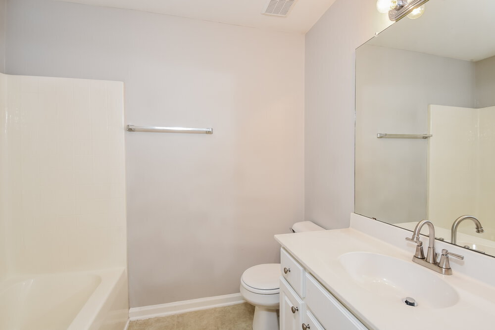 Building Photo - 227 Oakbridge Dr