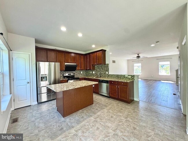 Building Photo - 312 Wilkinson Dr