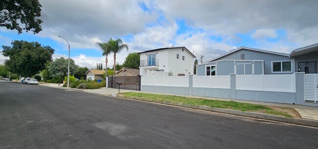 Building Photo - 6201 Jackie Ave