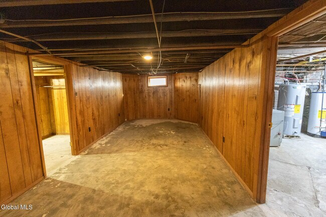 Building Photo - 104 Lawrence St