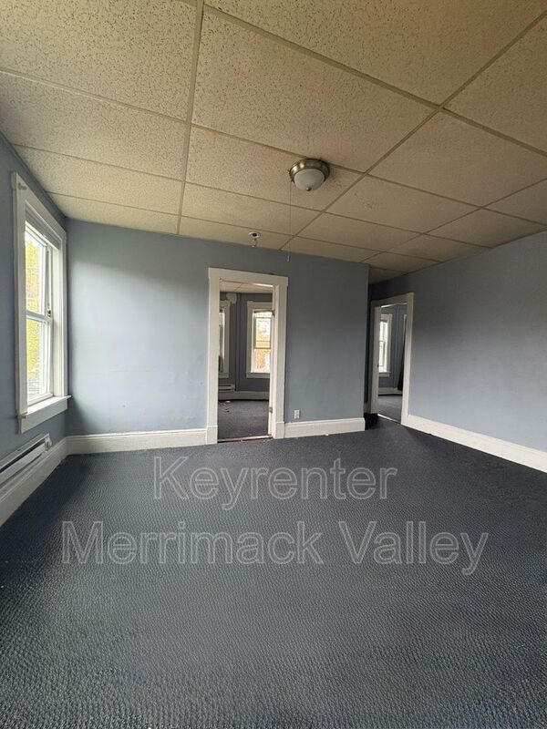 Building Photo - 5 Ellis Ave