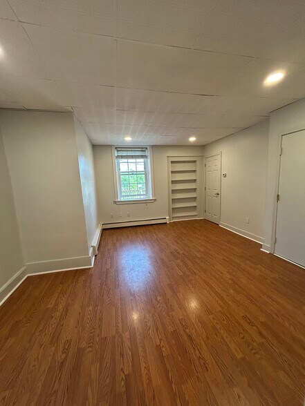 Building Photo - 325 Water St