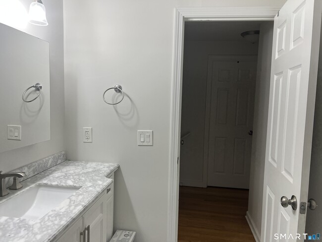 Building Photo - 79 Westbrook Dr