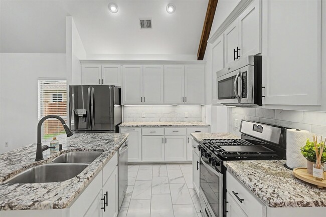 Building Photo - 2600 Brandi Ln