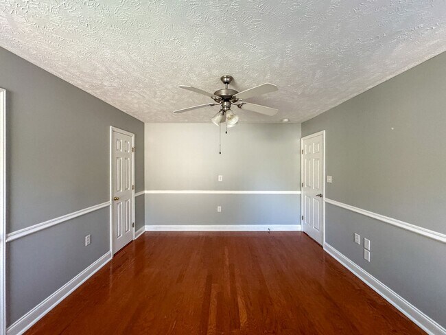 Building Photo - 584 S Buckeye Dr