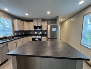 Building Photo - 30 Bradley Ln