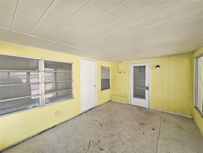 Building Photo - 5706 Dr M.L.K. Jr St N