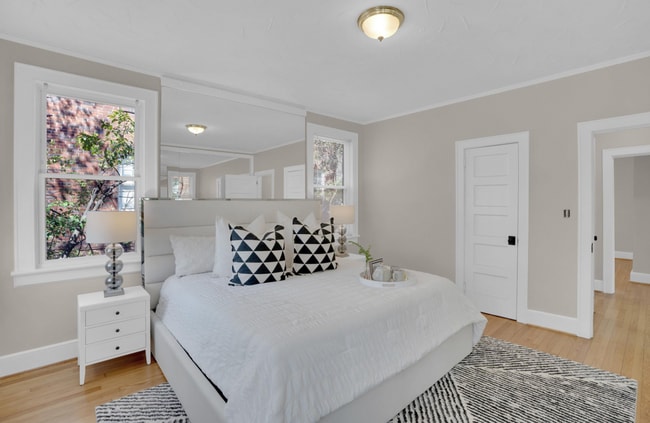 Building Photo - Pre-Leasing for the 26-27 School Year! - C...