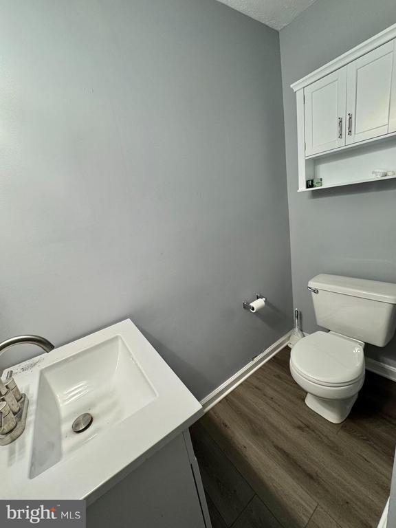 Building Photo - 508 Kingdom Ct