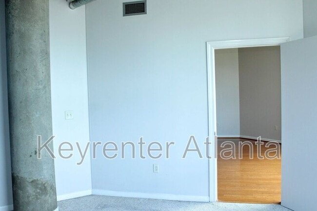Building Photo - 115 W Peachtree Pl NW