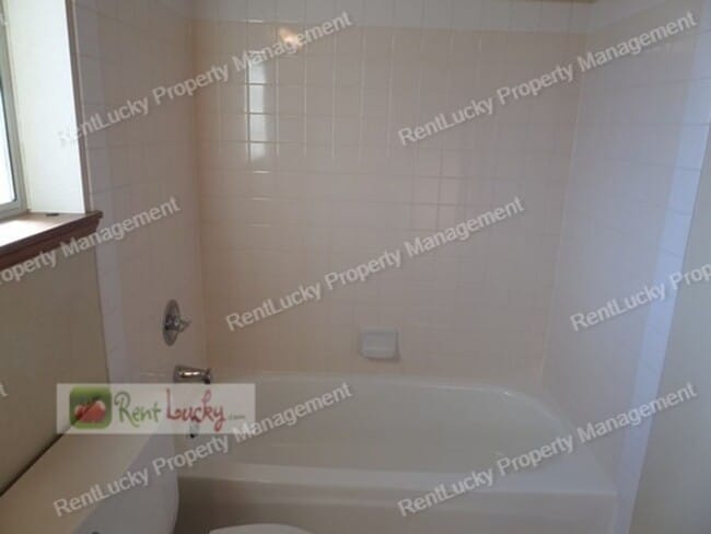 Building Photo - Beautiful 3-Bedroom Home in Sought-After F...