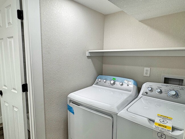 Building Photo - 3250 Meade St