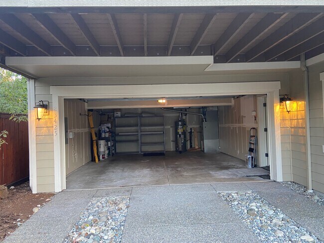 Building Photo - 23425 8th Dr SE