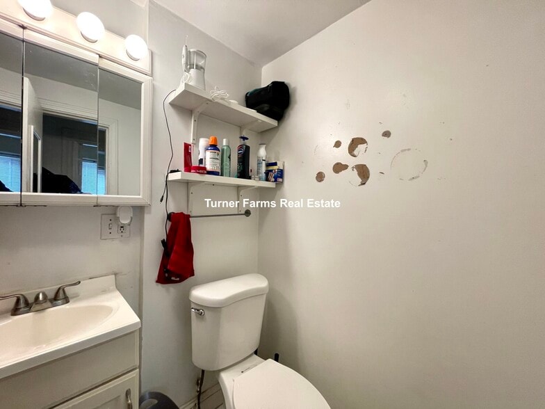 Building Photo - 59 Cedar St