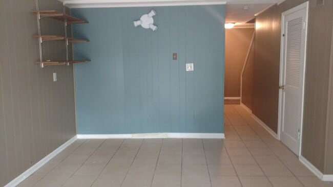 Building Photo - Beautifully Renovated Townhome at The Forest