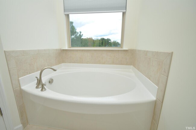 Building Photo - 5405 Cambridgeshire Loop