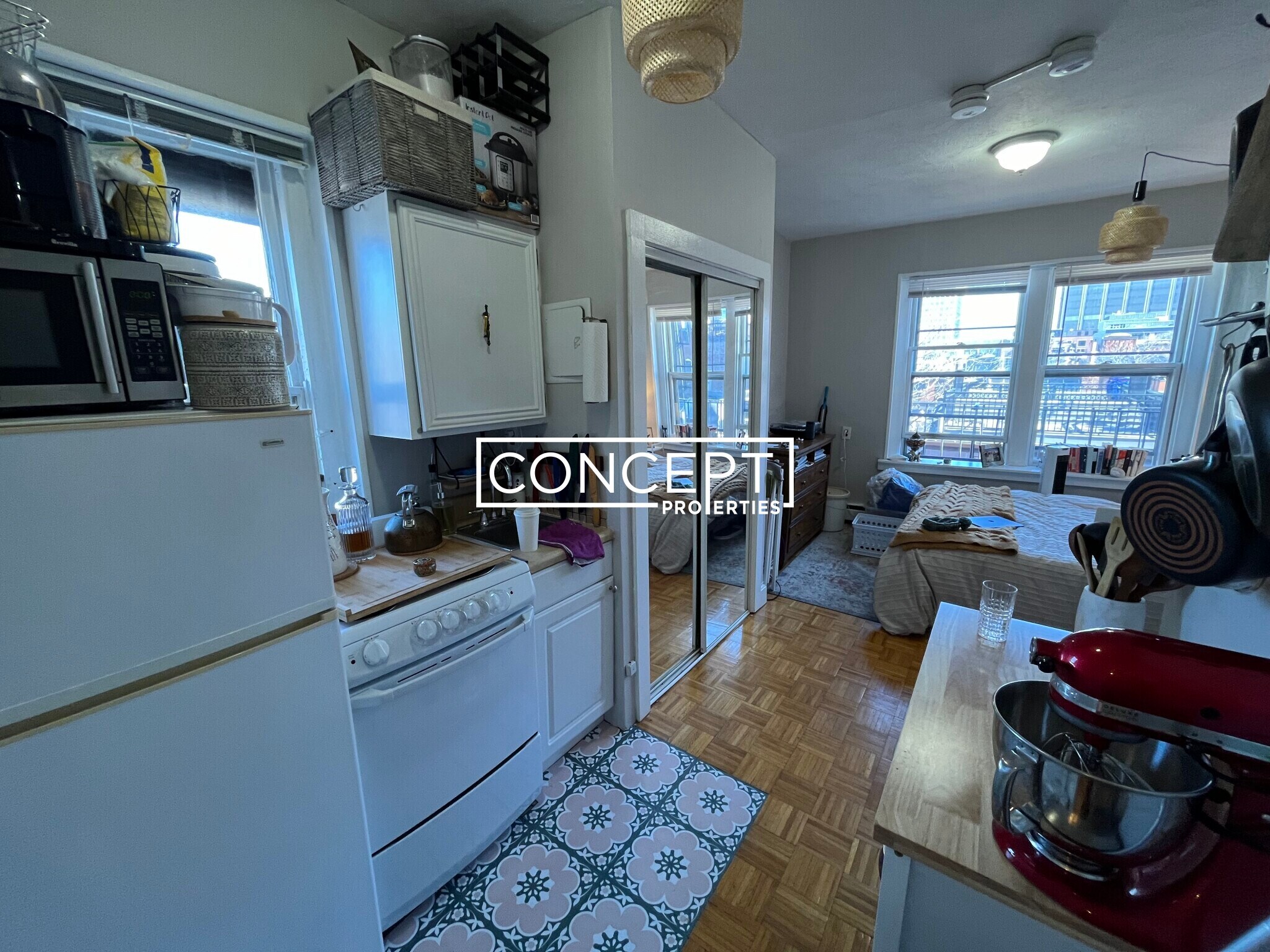 Building Photo - 40 Anderson St