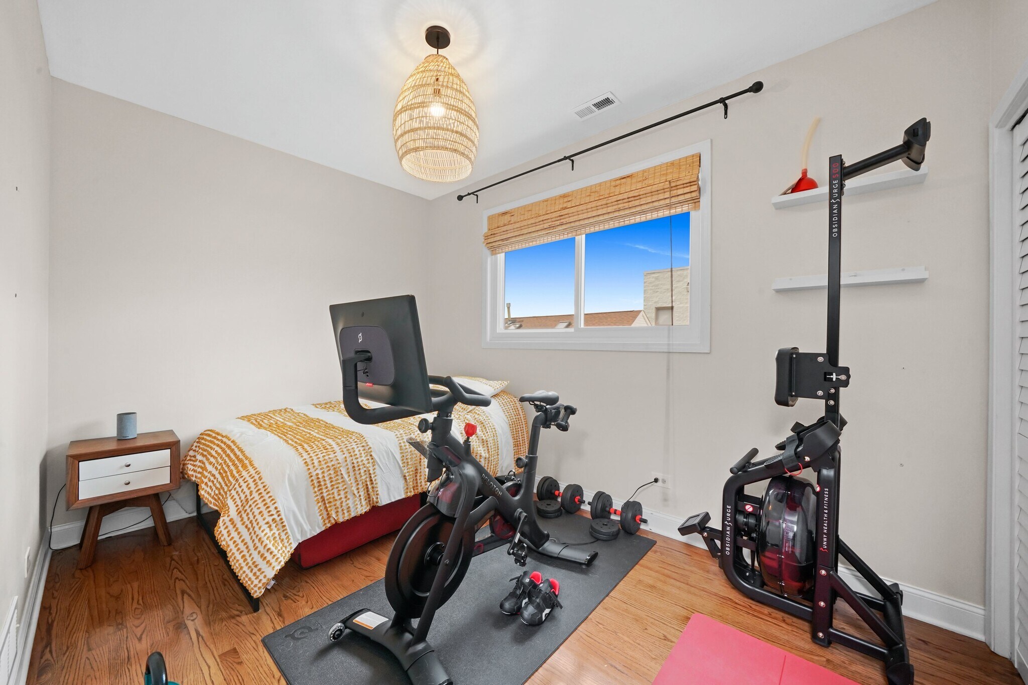 Building Photo - 1028 N Wolcott Ave