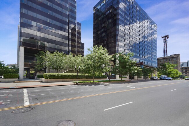 Building Photo - 127 Greyrock Pl