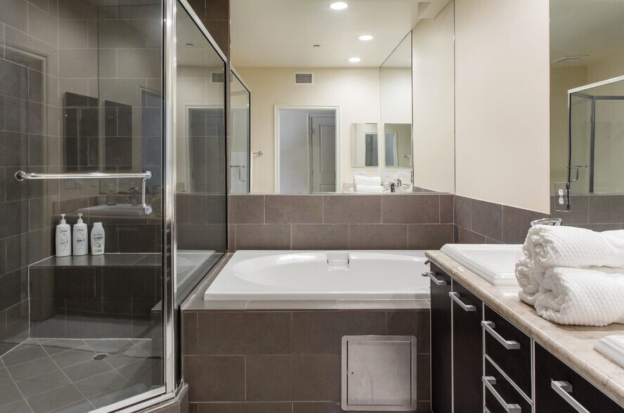 Master Bathroom - 1409 S Westgate Ave