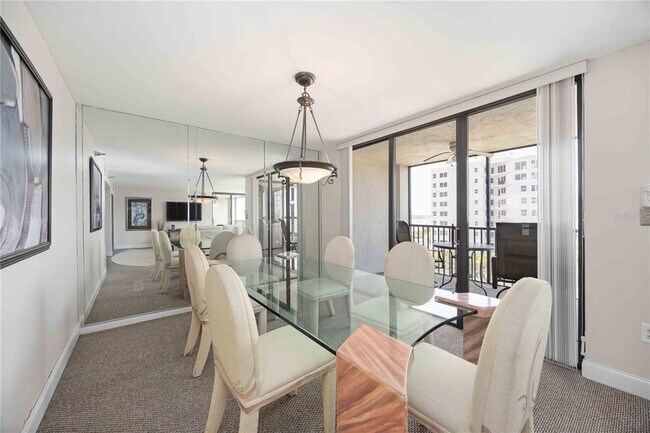 Building Photo - 11 Sunset Dr