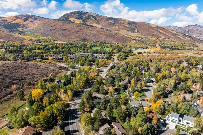 Building Photo - Updated Log Cabin in Park City — Modern Co...