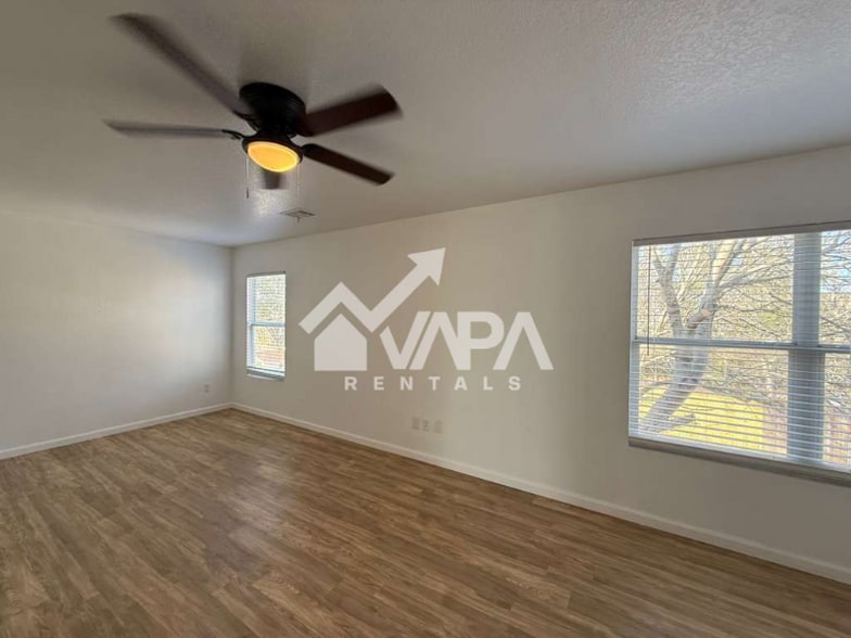 Building Photo - 10147 Sundrop Pass