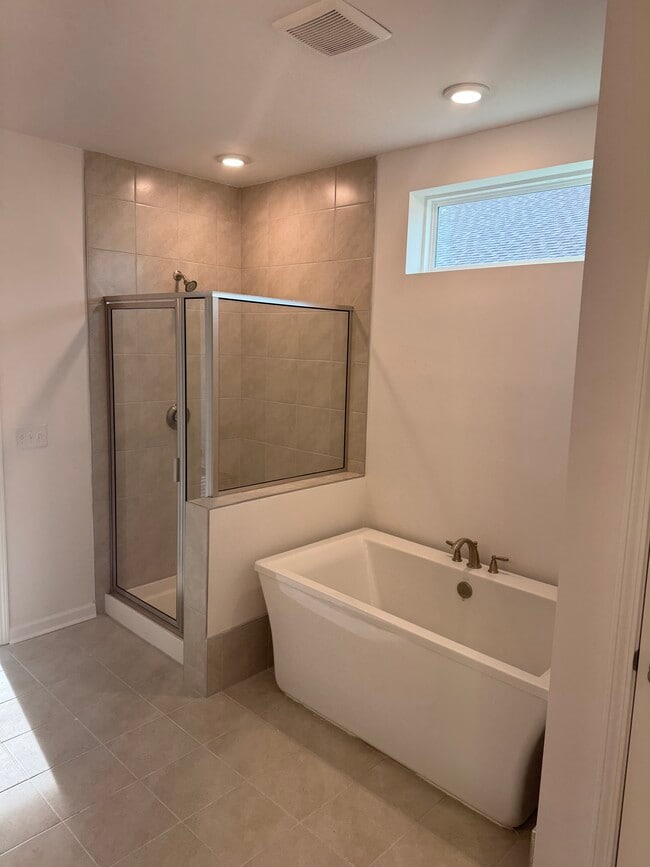 Building Photo - 5435 Shelly Lynn Dr