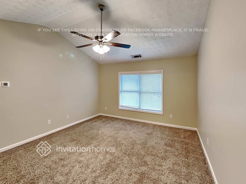 Building Photo - 235 Laurelton Cir